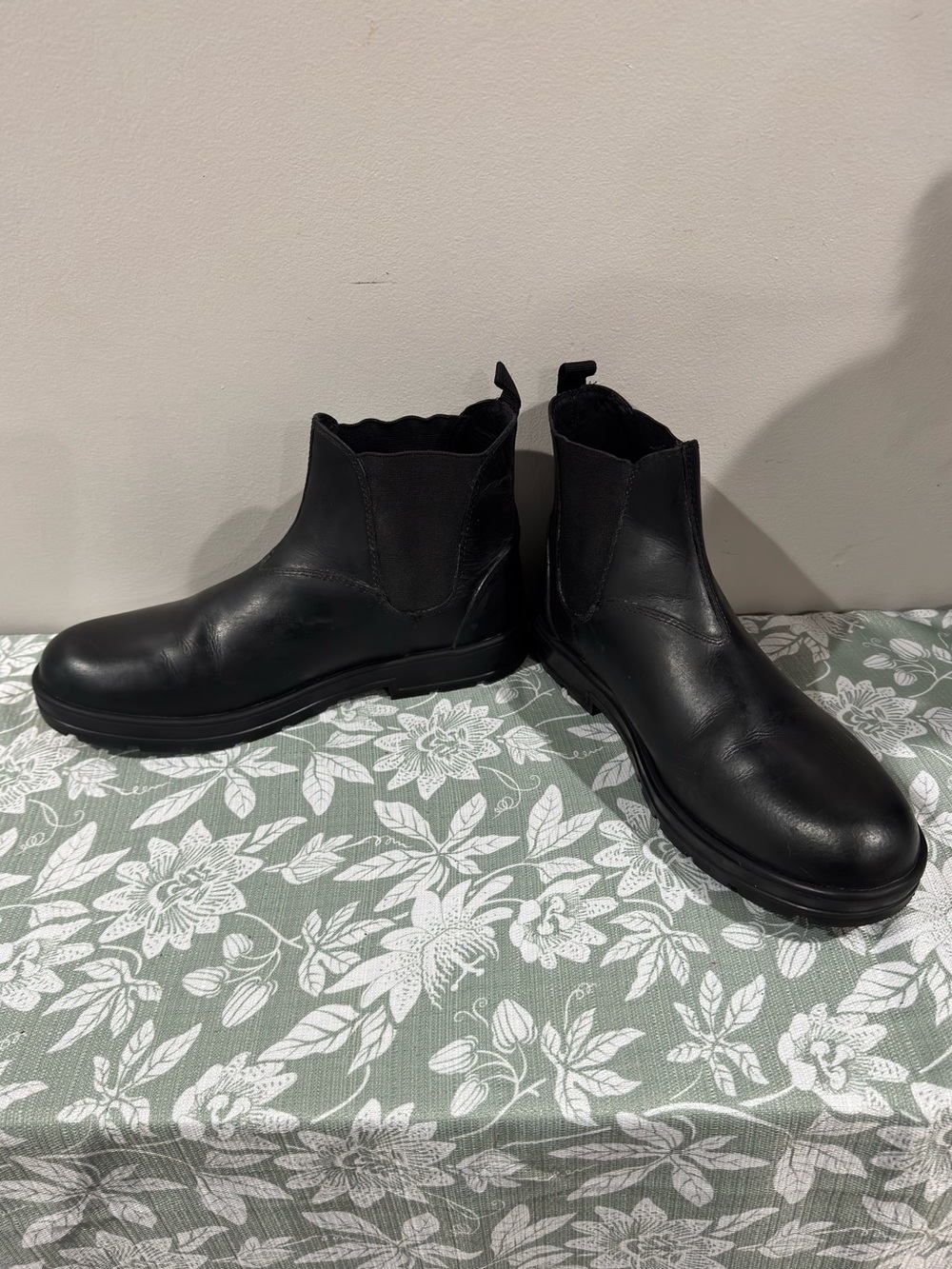 Aldo Black Leather Chelsea Boots (Size-11) - Picture 3 of 6